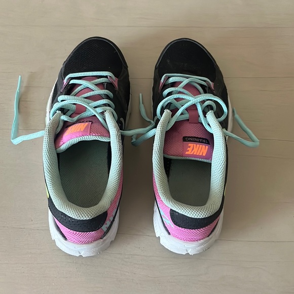 Kids Nike Running Shoes - Picture 2 of 4